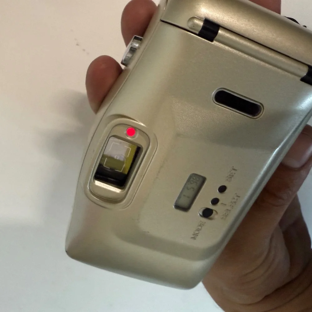 Yashica EZ View‎ AF 35mm Film Camera Kyocera 30mm Lens Champagne Gold